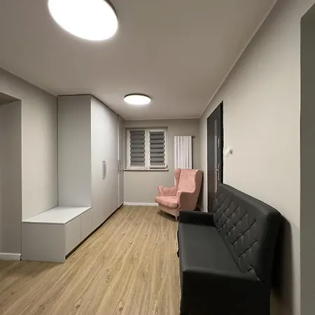 Ξενοδοχείο με κάψουλες Wow *