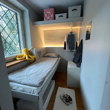 Capsulehotel Wow *